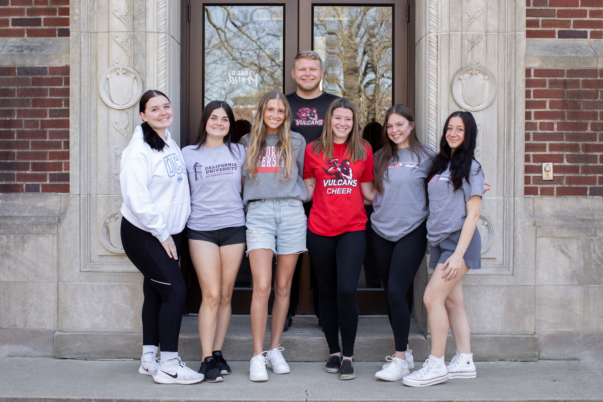 Peer Mentors outside Noss Hall