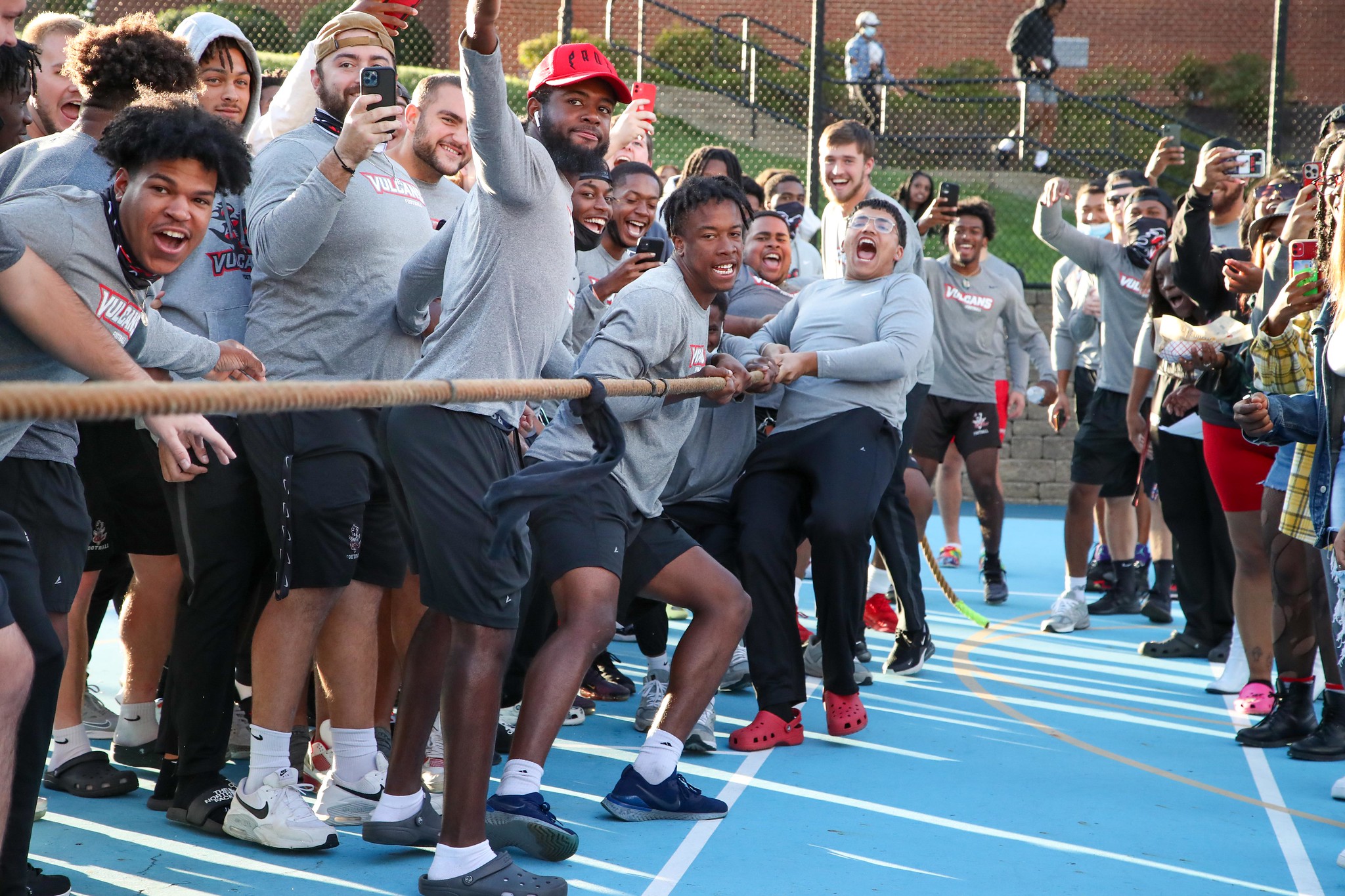 Cal Students playing tug-of-war