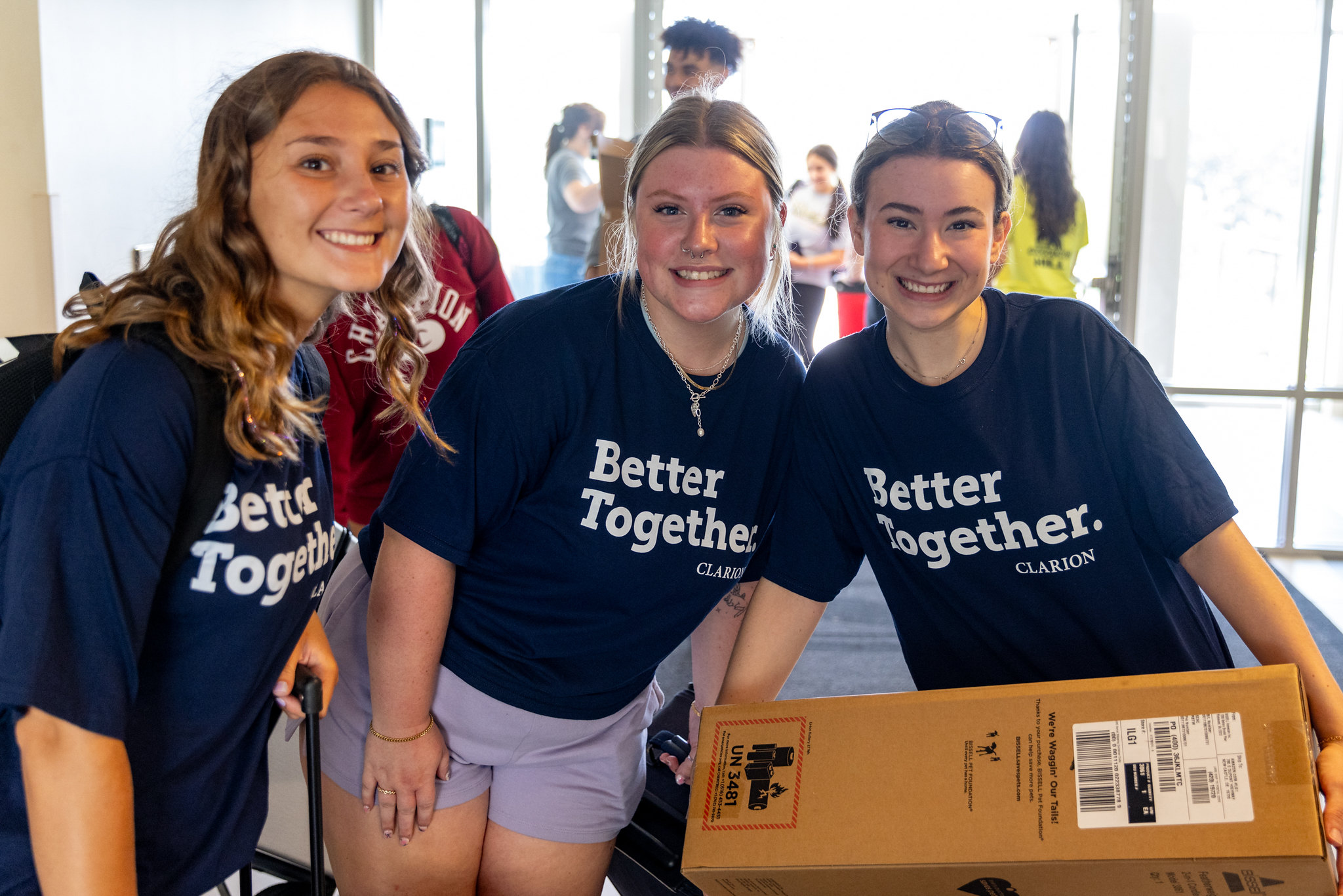 PW Clarion Students moving in