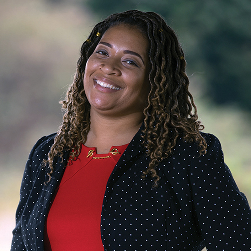 Portrait of Shujuane Martin ‘01, ‘03